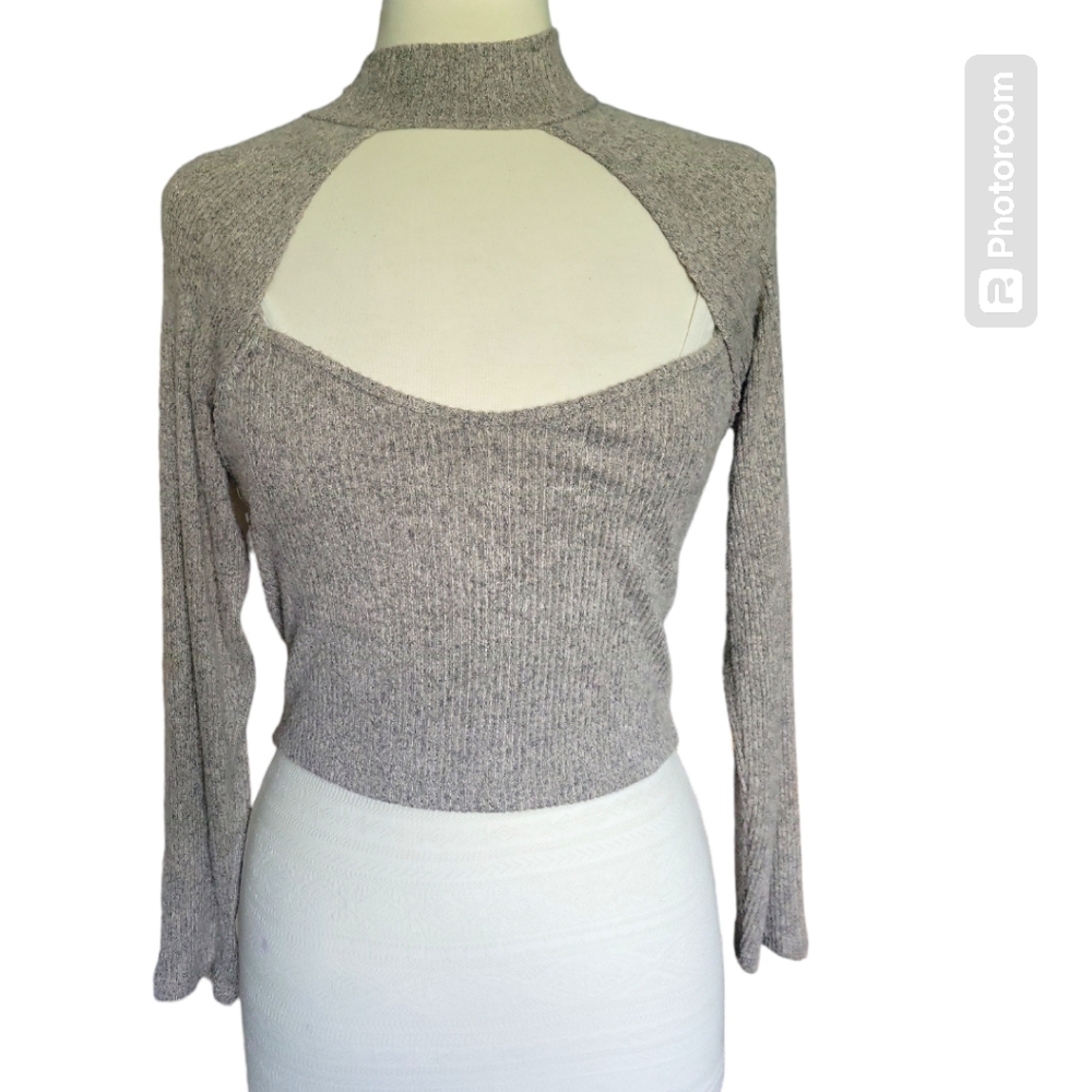 SR CutOut Long Sleeve Ribbed Top - M